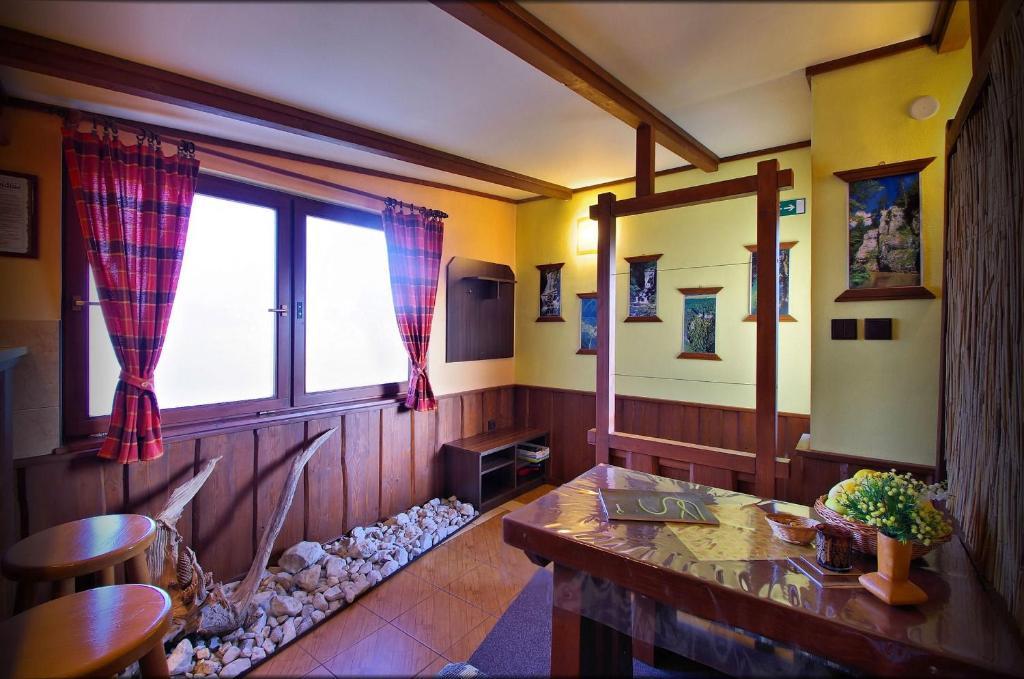 Yellow Paradise House Hrabusice Room photo