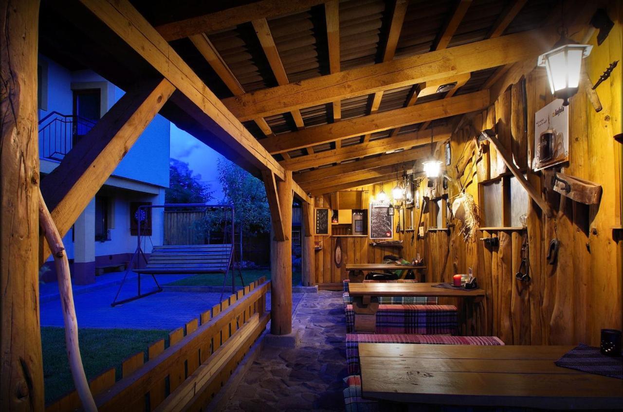 Yellow Paradise House Hrabusice Exterior photo